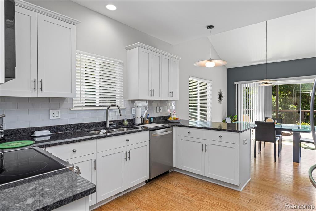 30289 Berghway Trail, Warren, MI 48092 — Photo 17