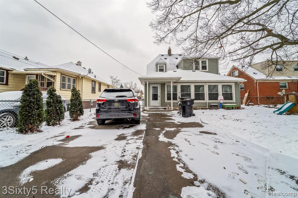 744 RIVERBANK Street, Wyandotte, MI 48192 — Photo 7