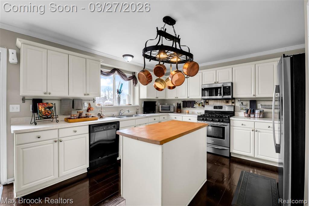 1086 Williamson Circle, Pontiac, MI 48340 — Photo 17