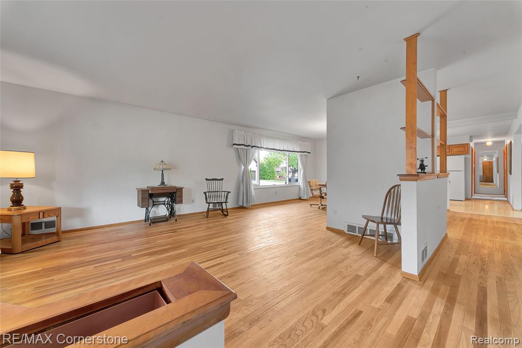 5760 Linden Drive, Dearborn Heights, MI 48127 — Photo 3