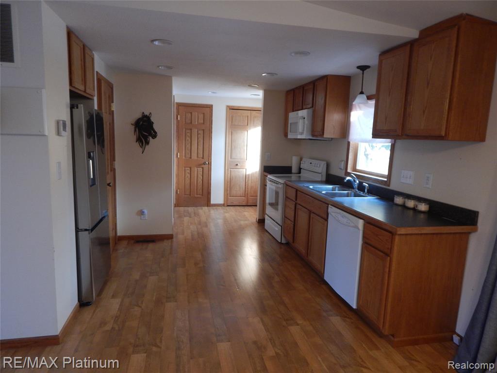 10321 E Lovejoy Road, Perry, MI 48872 — Photo 22