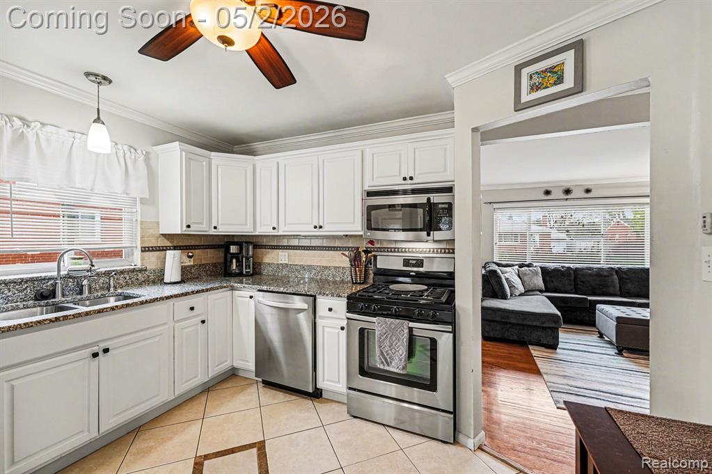 32533 Cambridge Street, Garden City, MI — Photo 8