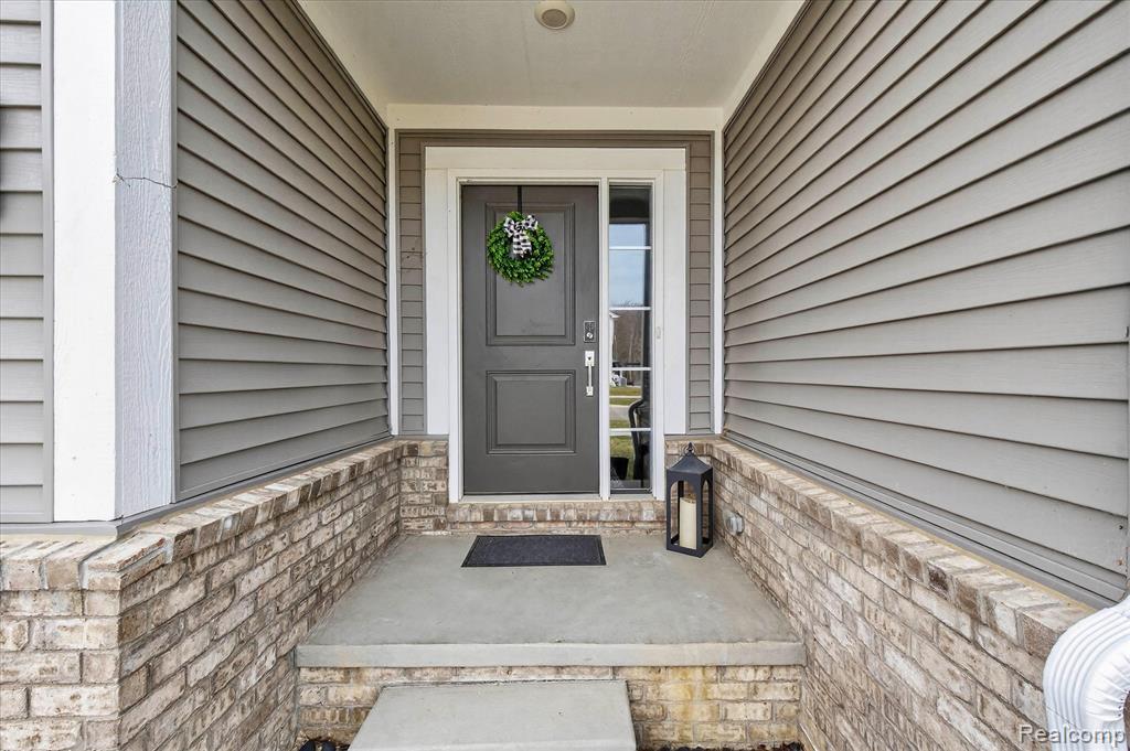 8060 Carston Lane, Brighton, MI 48116 — Photo 2