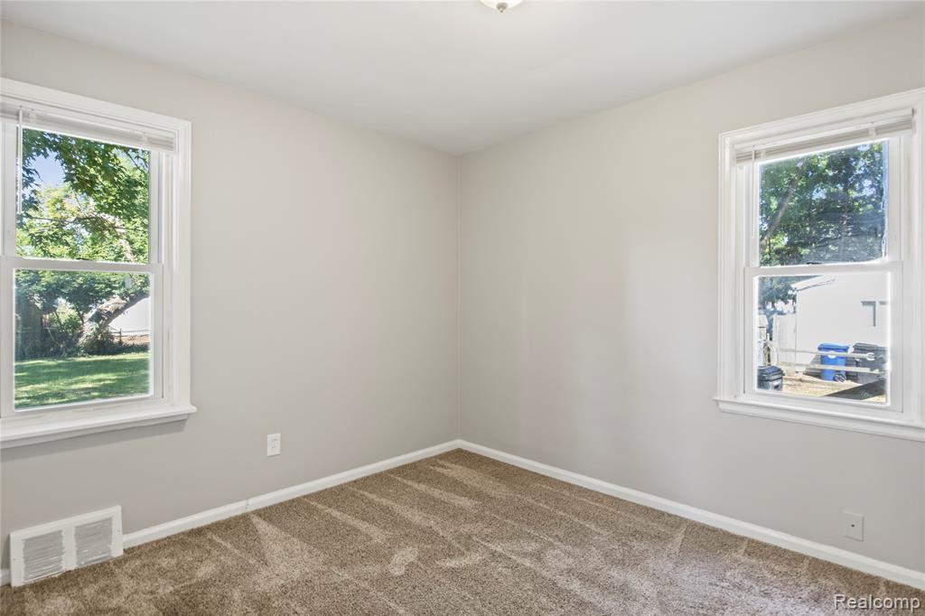 9591 Columbia, Redford, MI 48239 — Photo 23