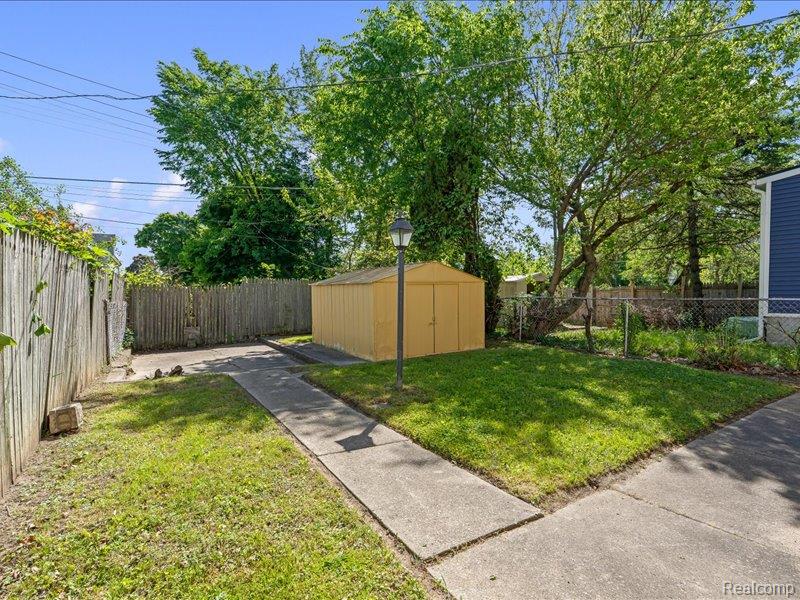 4498 Fischer Street, Detroit, MI 48214 — Photo 34
