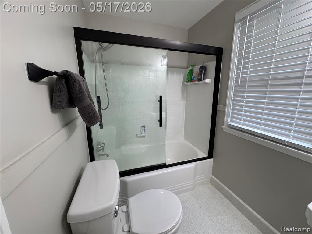 19242 Raymond Street, Grosse Pointe Woods, MI 48236 — Photo 15