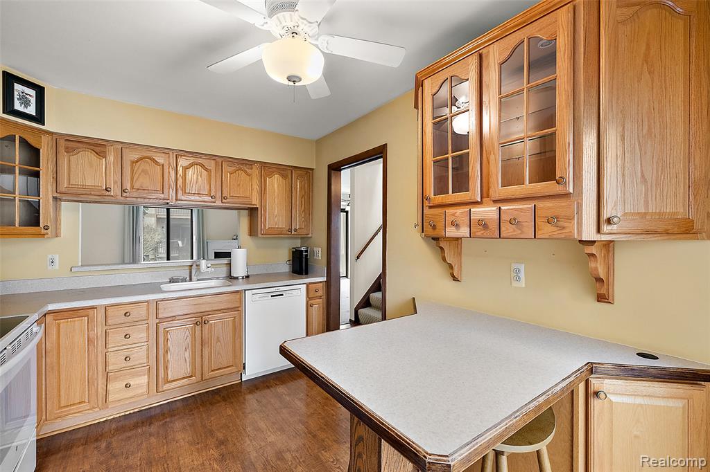23243 Farmington Road, Farmington, MI 48336 — Photo 12