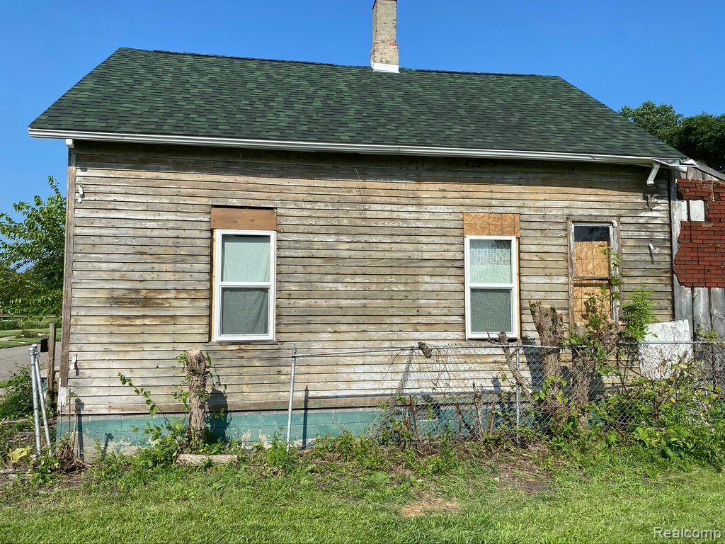 2642 E WILLIS Street, Detroit, MI 48207 — Photo 3