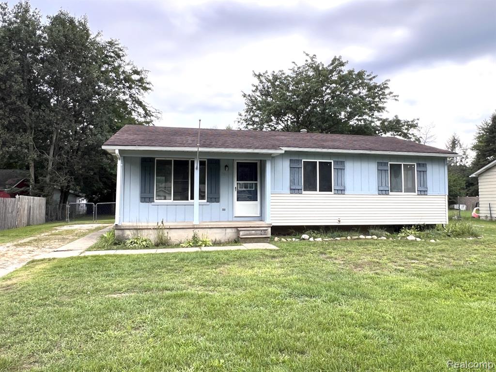 305 Scarlet Oak Lane, Perry, MI 48872
