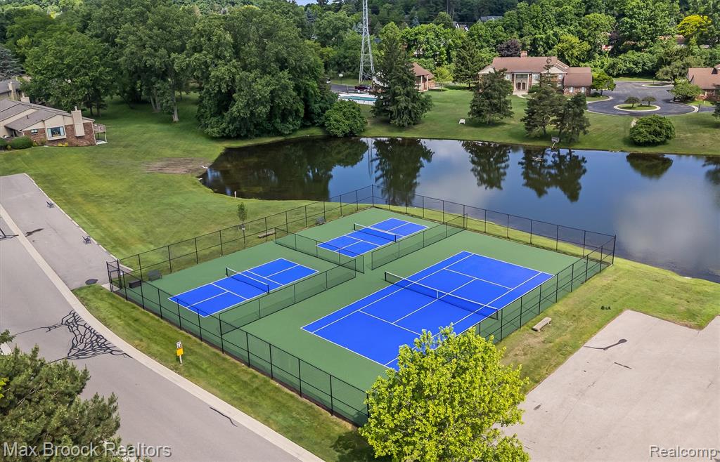4159 Foxpointe Drive, West Bloomfield, MI 48323 — Photo 46