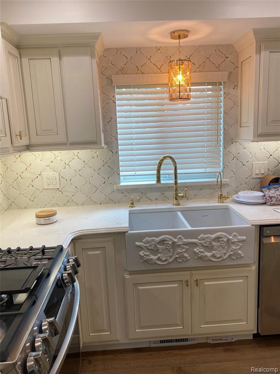 9834 Brookfield Street, Livonia, MI 48150 — Photo 12