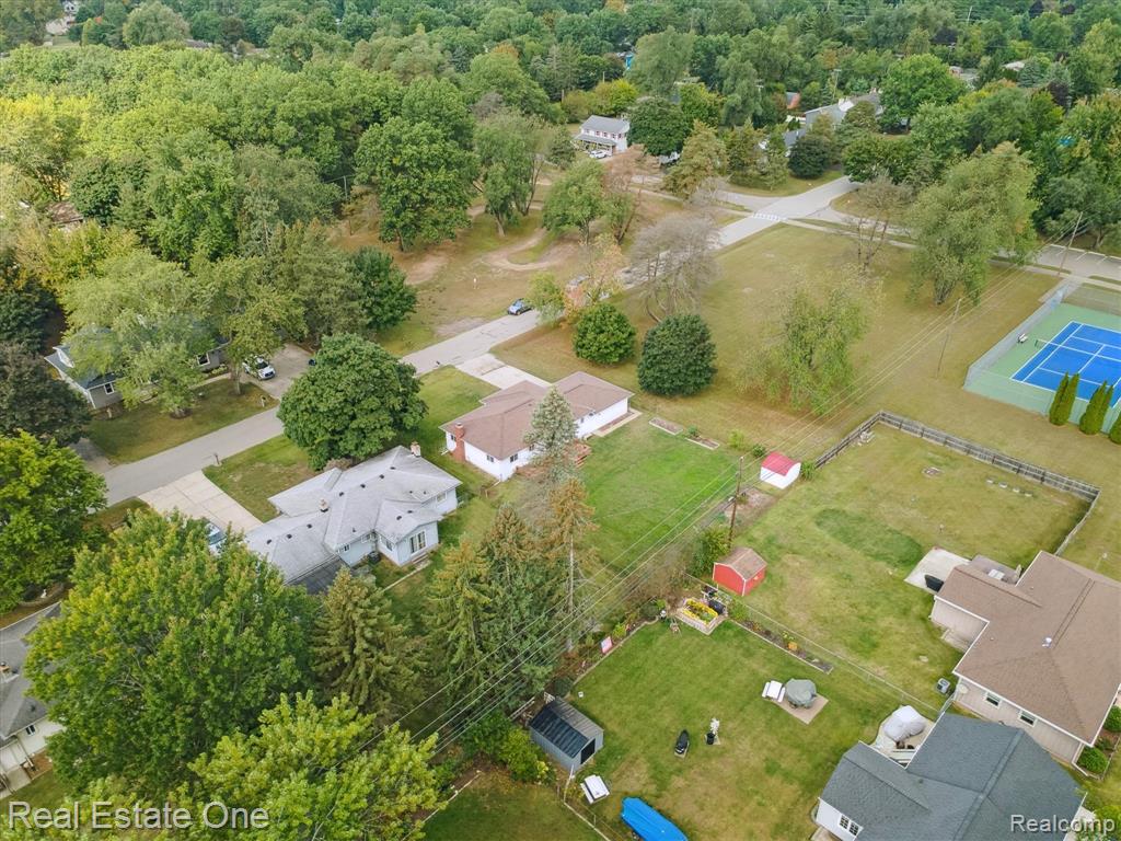 2436 Woodlawn Street, Wolverine Lake, MI 48390 — Photo 65