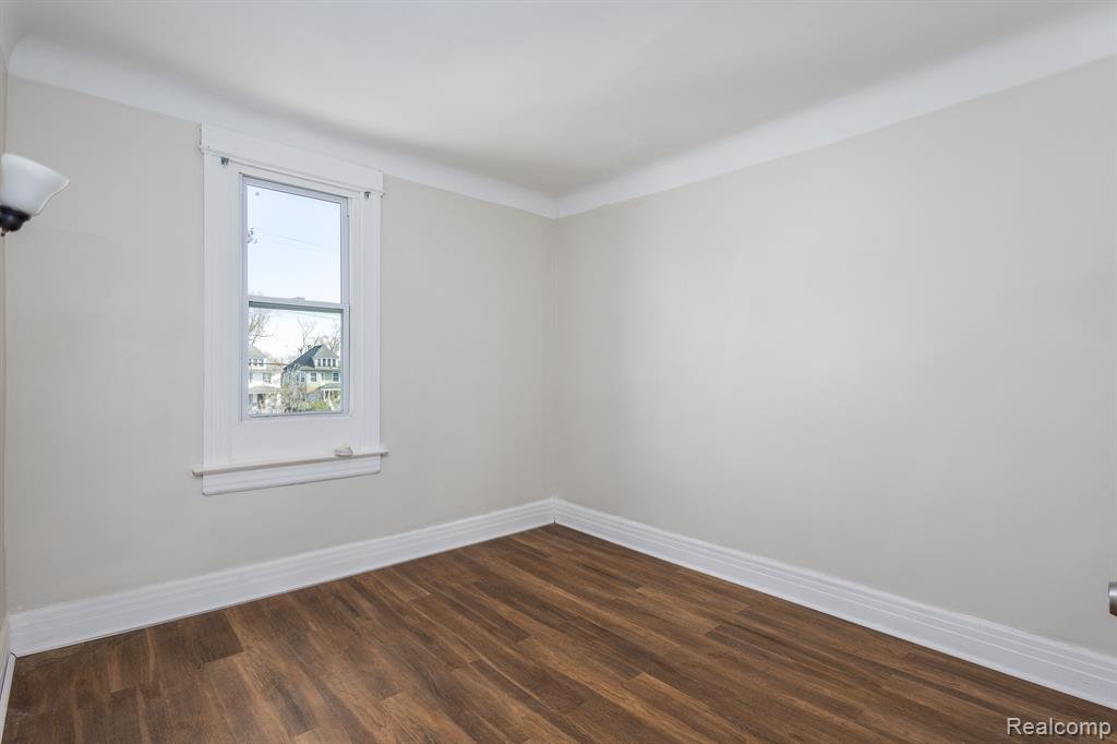 574 MELBOURNE Street, Detroit, MI 48202 — Photo 14