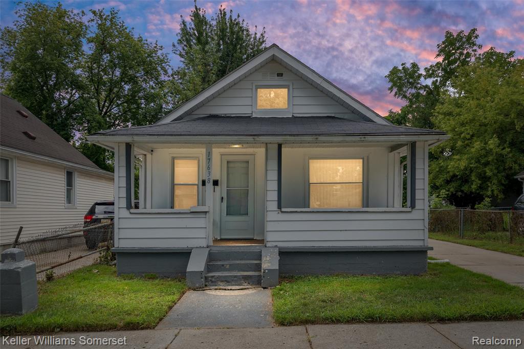 17638 Ivanhoe Street, Roseville, MI 48066