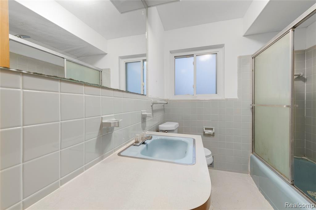 28876 Palm Beach Drive, Warren, MI 48093 — Photo 23