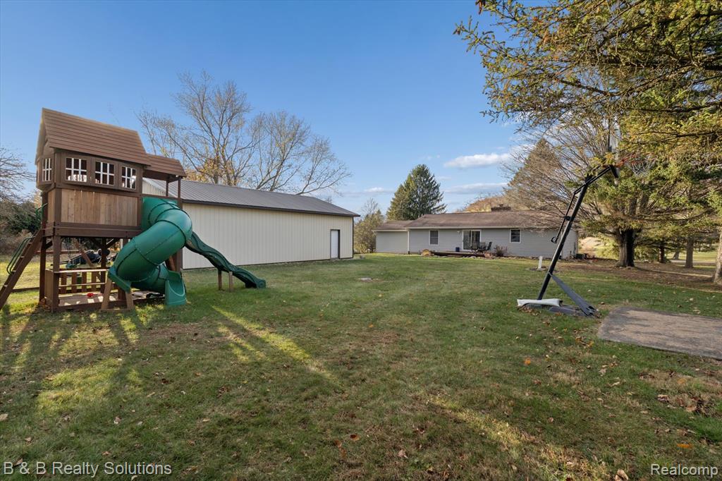 1357 Bloomingfield Drive, Lapeer, MI 48446 — Photo 44
