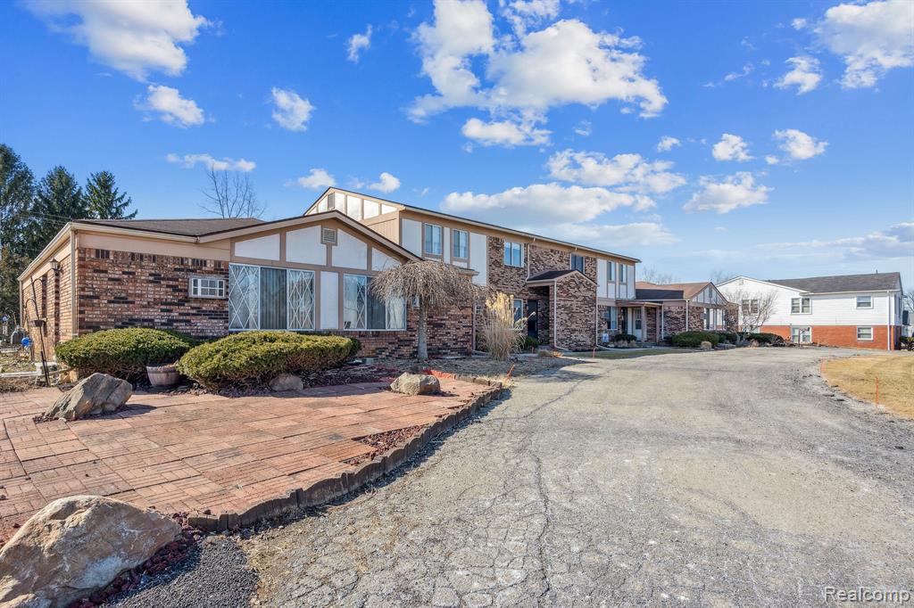 61135 11 Mile Road, 5, South Lyon, MI 48178 — Photo 14