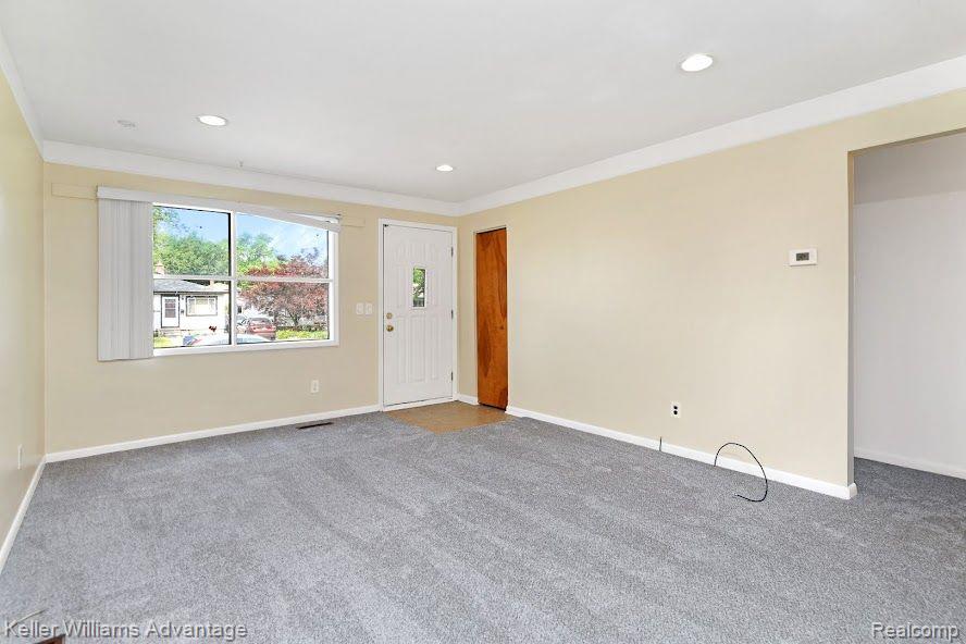 5705 DETROIT Street, Dearborn Heights, MI 48125 — Photo 5