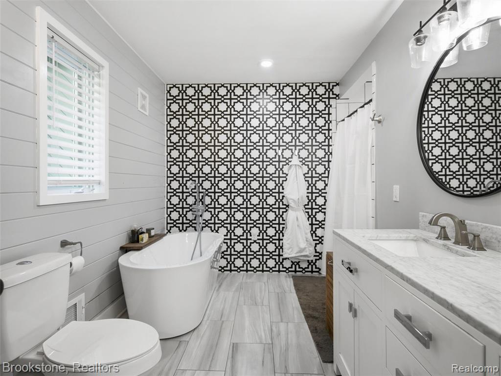 7450 Deerhill Drive, Clarkston, MI — Photo 29