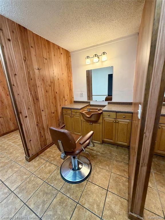4126 W Fenton Road, Flint, MI 48507 — Photo 9