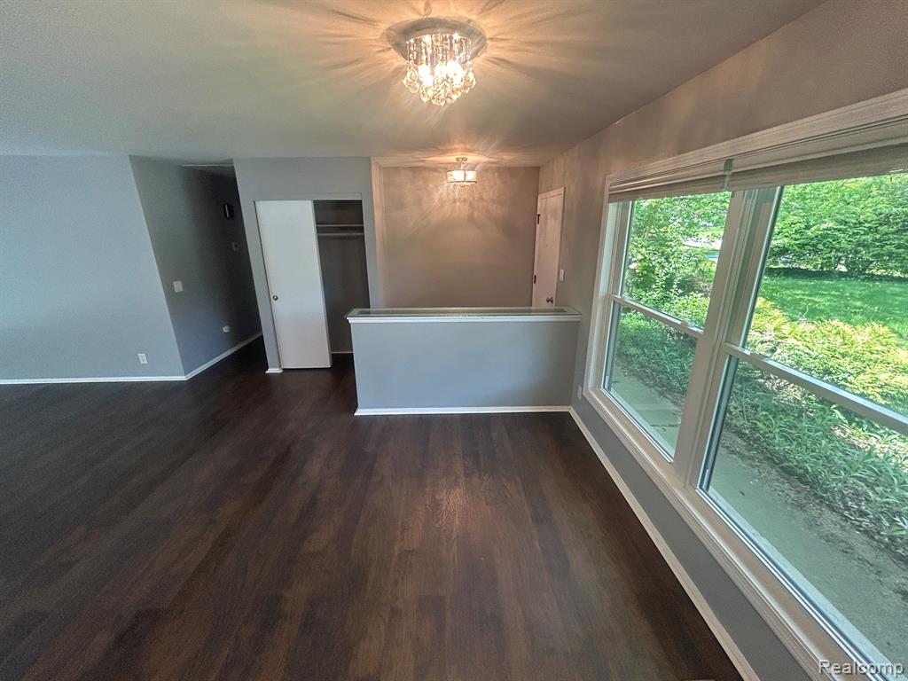 5303 W Briarcliff Knoll Drive, West Bloomfield, MI — Photo 16