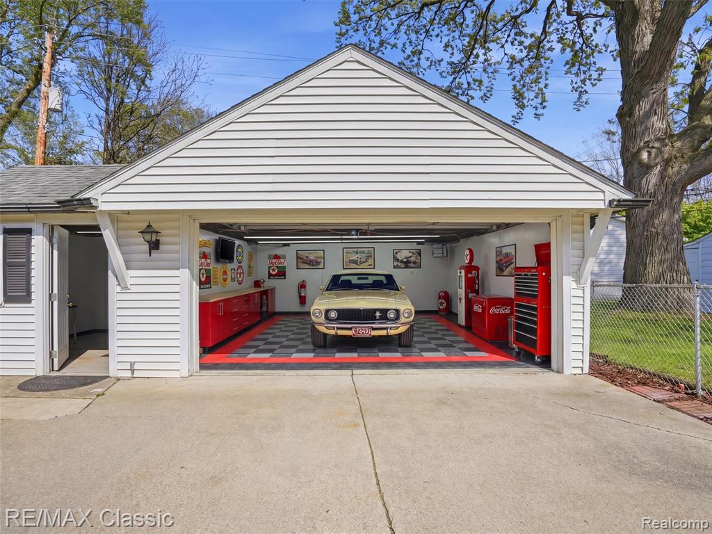 9116 Tecumseh Avenue, Redford, MI 48239 — Photo 37