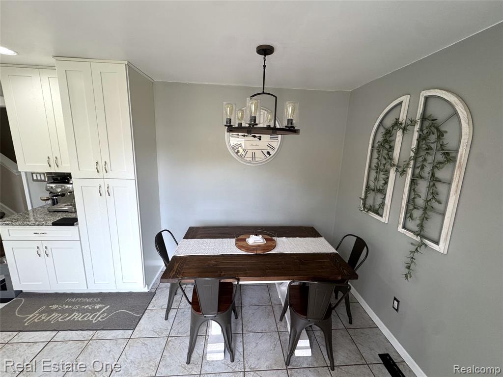 444 Riddle Street, Howell, MI 48843 — Photo 9