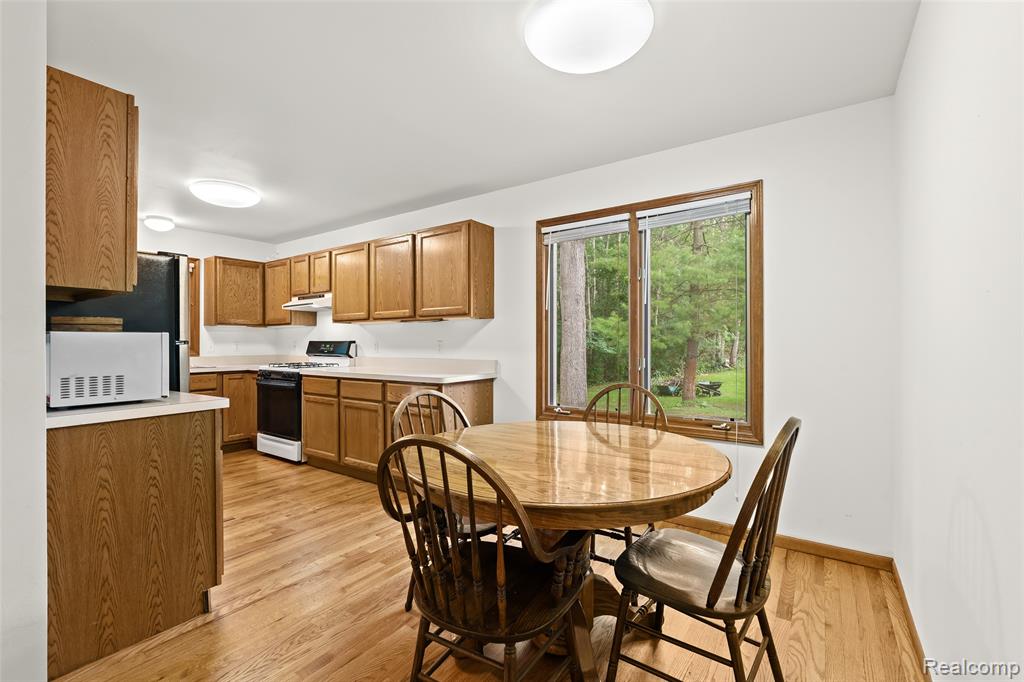 7837 Partridge Hill Drive, Brighton, MI 48116 — Photo 11