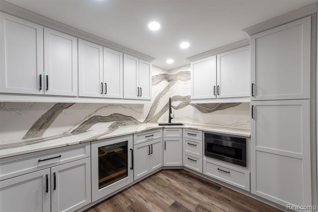 8484 SADDLEWOOD Drive, Brighton, MI 48116 — Photo 30