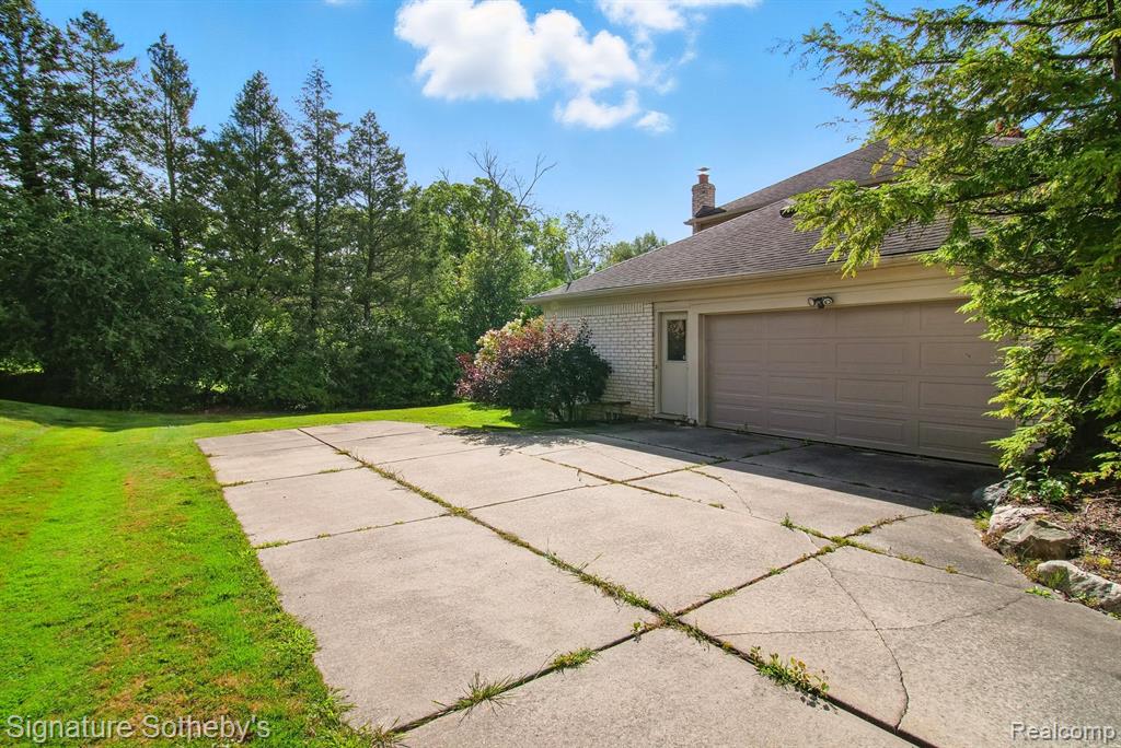 5130 Provincial Drive, Bloomfield Hills, MI 48302 — Photo 21