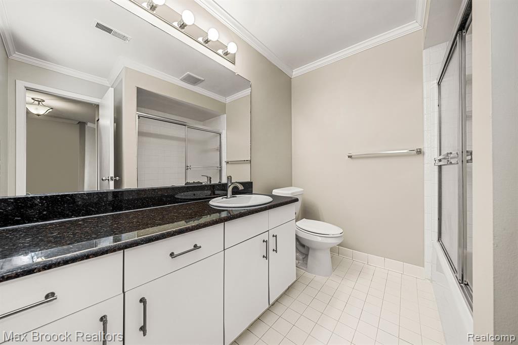 6689 W Ridgefield Circle, West Bloomfield, MI — Photo 26