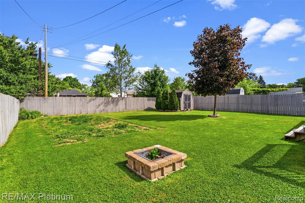5354 Don Shenk Drive, Swartz Creek, MI 48473 — Photo 31
