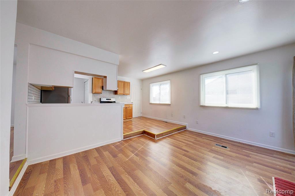 35030 Michelle Drive, Romulus, MI 48174 — Photo 13