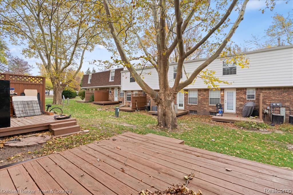 6232 Beechfield Drive, Lansing, MI 48911 — Photo 24