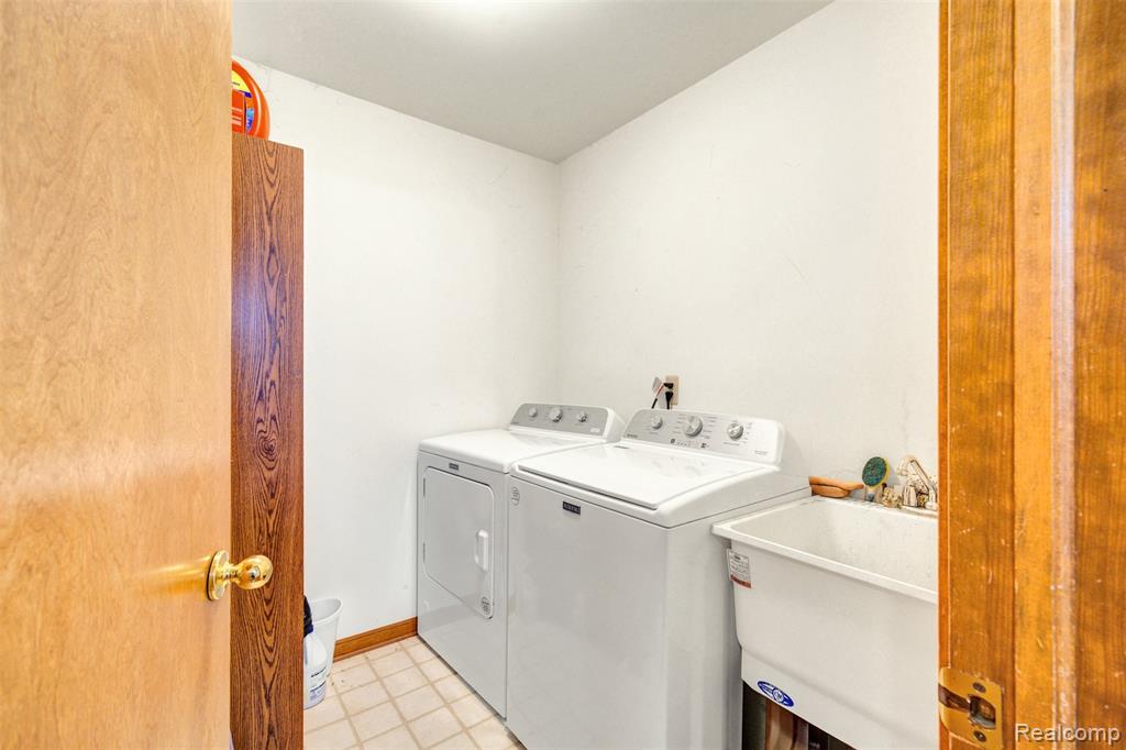 6942 Norton Drive, Troy, MI 48085 — Photo 19