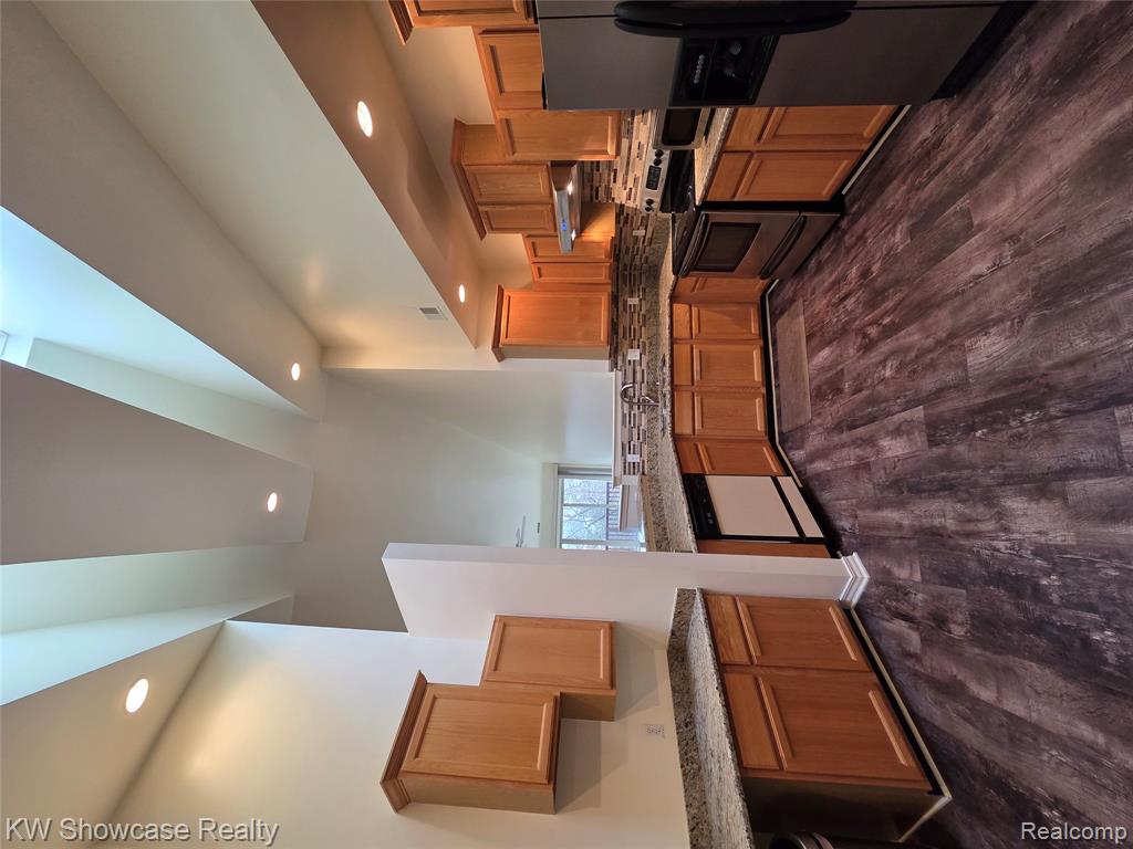 7151 Copper Creek Circle, Canton, MI 48187 — Photo 9