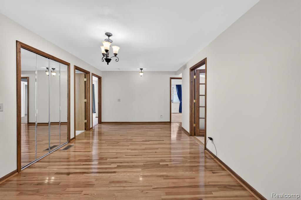 9353 Hill Road, Swartz Creek, MI 48473 — Photo 36