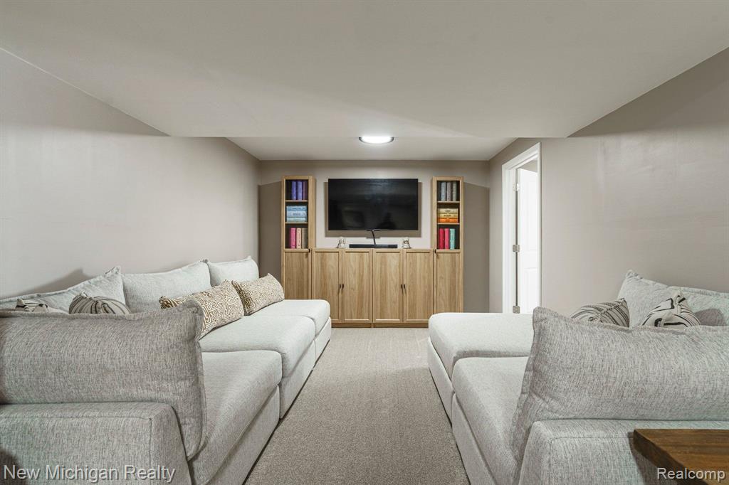 6620 CHANDLER Drive, Belleville, MI 48111 — Photo 45