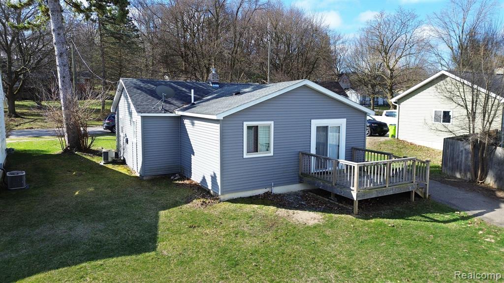 716 GRANT Street, Fenton, MI 48430 — Photo 13