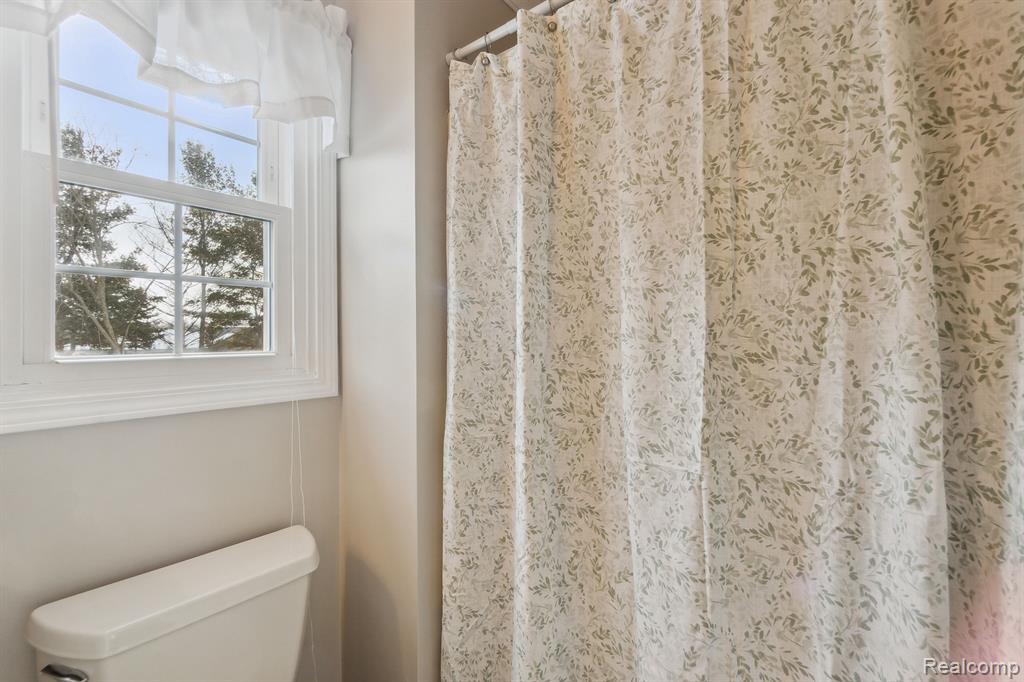 2086 CUMBERLAND Drive, Brighton, MI 48114 — Photo 28