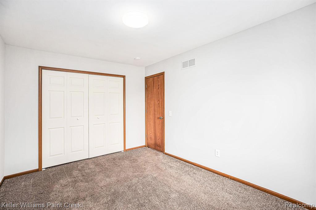 5055 Scarsdale Drive, Sterling Heights, MI 48310 — Photo 19