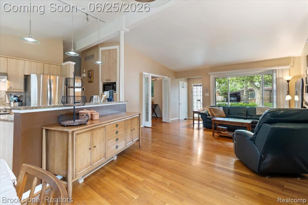 24210 Beverly Street, Oak Park, MI 48237 — Photo 3