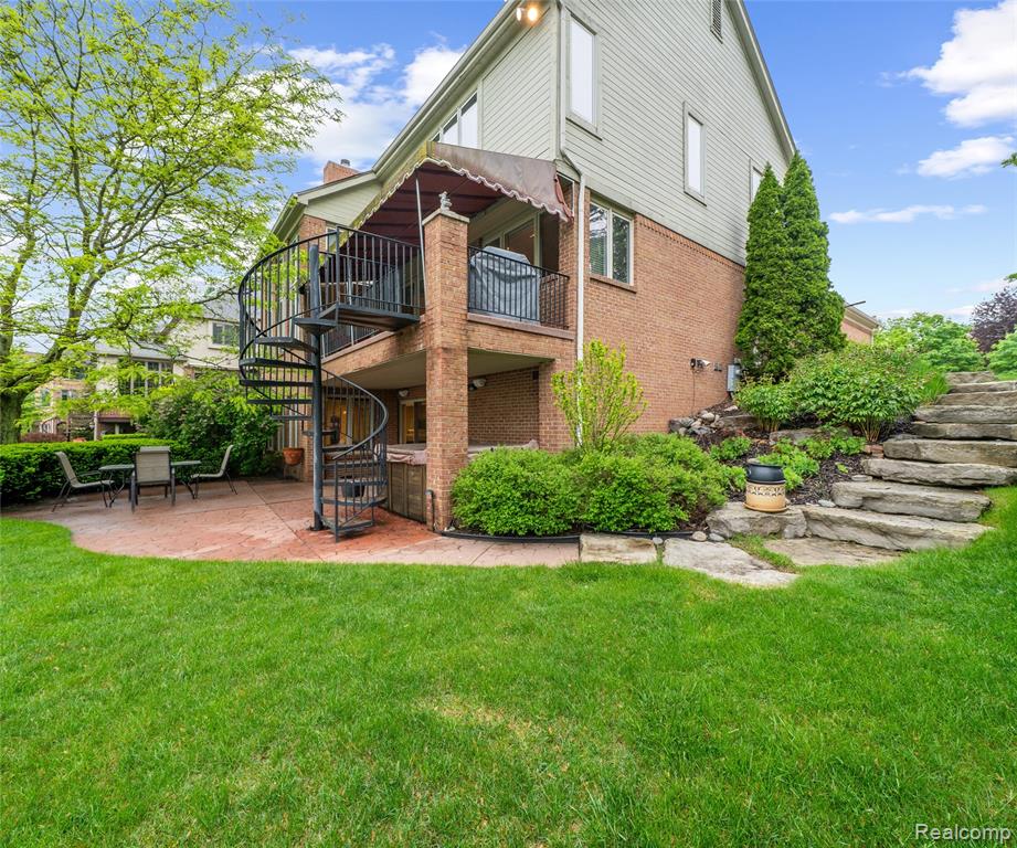 17747 PARKSHORE Drive, Northville, MI 48168 — Photo 88