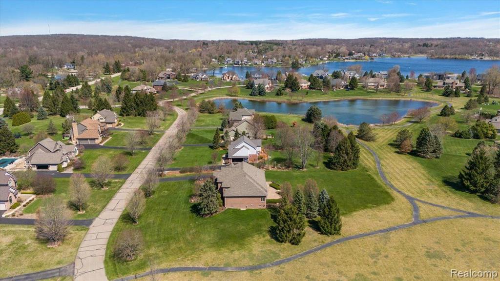 8449 S SHORE Drive, Clarkston, MI 48348 — Photo 7
