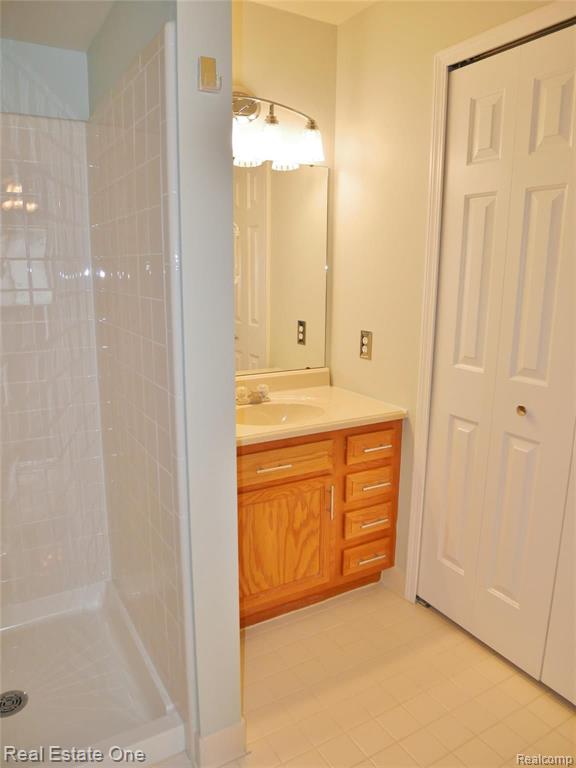 5499 Seabreeze Lane, Sterling Heights, MI 48310 — Photo 16