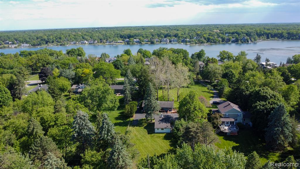 6084 Upper Straits Boulevard, West Bloomfield, MI 48324 — Photo 48