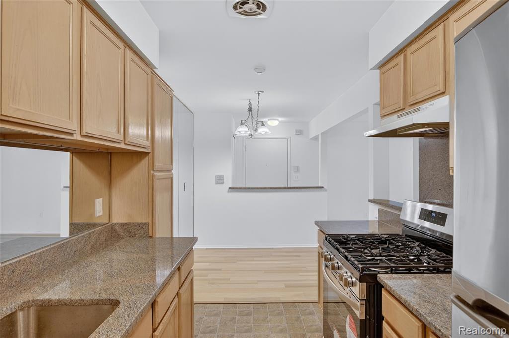 2037 E Franklin Drive, Canton, MI 48187 — Photo 27