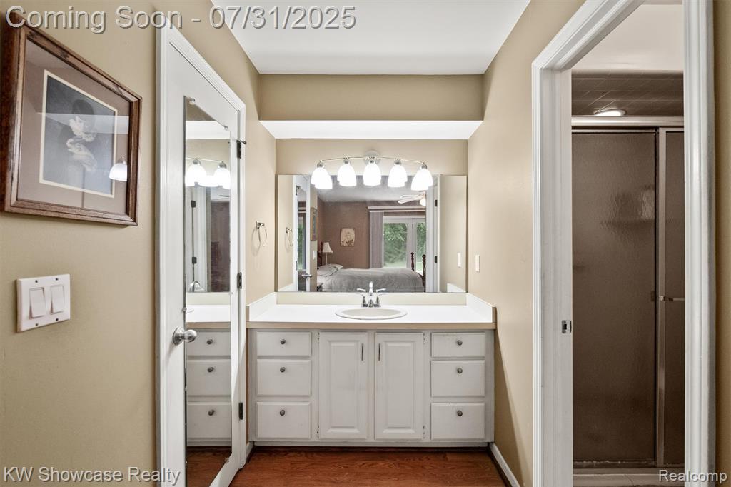 9523 Chaumont Drive, Commerce Twp, MI 48382 — Photo 10