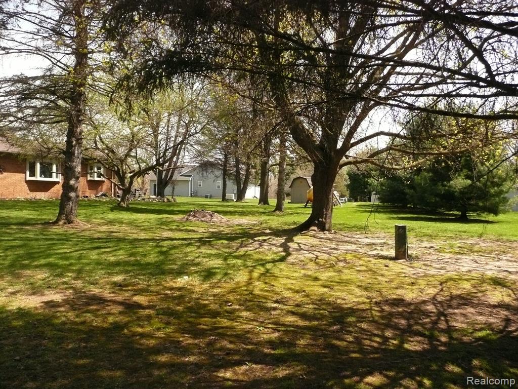 831 DEL SHER Drive, Brighton, MI 48114 — Photo 9