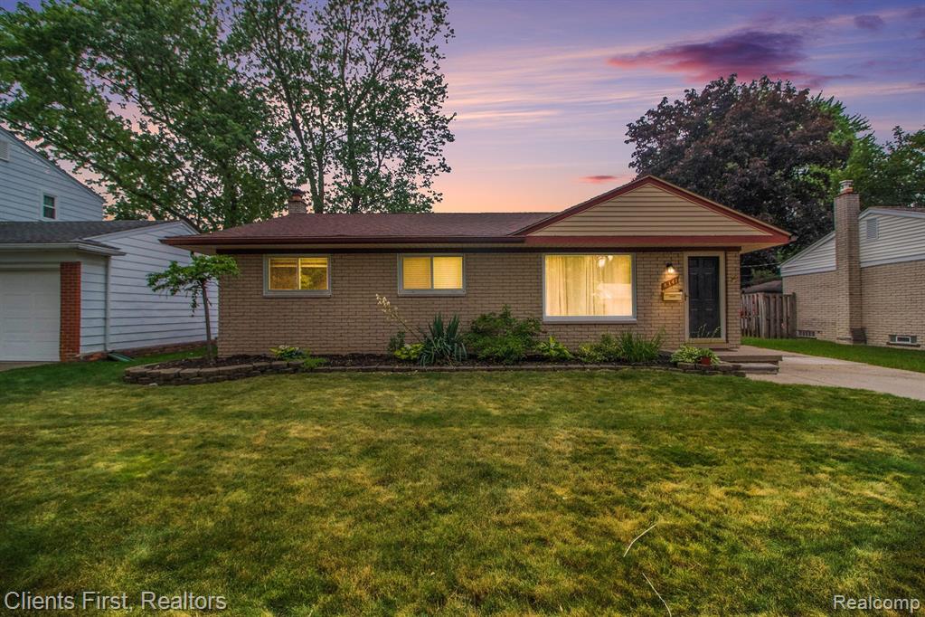 8341 FORREST Drive, Canton, MI 48187 — Photo 28